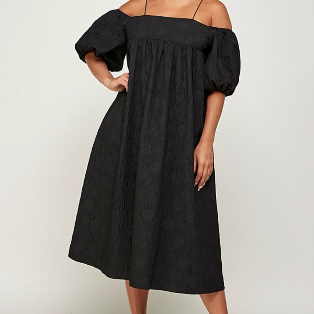 Elegant Black Puff Sleeve Dress